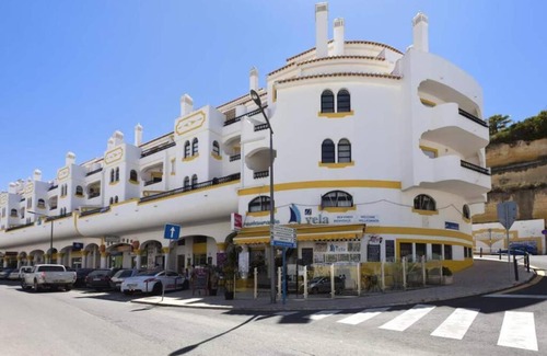 Carvoeiro Apartamento | Spacious Two bedroom apt, 200m from the beach