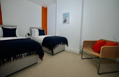Long Hanborough Casa | Spacious two-bedrooms house, private parking, contractors, relocators