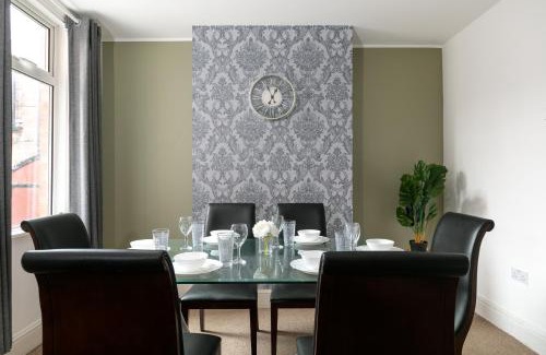 Grantham Apartamento | Spacious & Unique Family and Contractor House & Parking & A1 Road