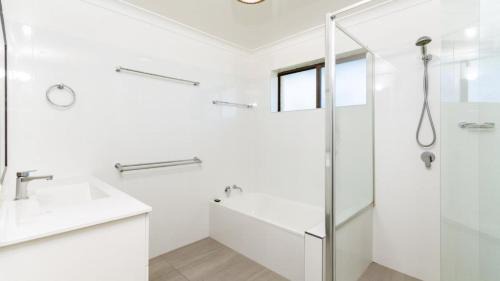 Woorim Casa | Spacious Unit overlooking Moreton Bay - Boyd St, Woorim
