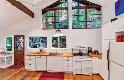 Summerhome Park Casa | Spacious, updated cabin in the redwoods (One month minmum)