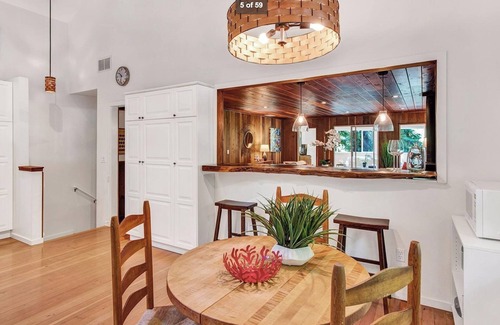 Summerhome Park Casa | Spacious, updated cabin in the redwoods (One month minmum)
