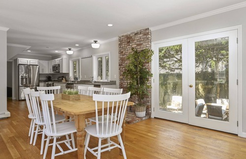 Barnstable Casa | Spacious & Updated House with Private Beach