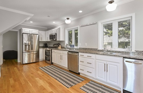 Barnstable Casa | Spacious & Updated House with Private Beach