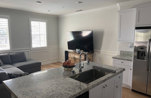 Santa Clarita Casa | Spacious, upgraded 3 bedroom townhome