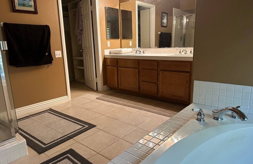 Ventura Casa | Spacious upscale four bedroom home with gourmet kitchen, Den, and game loft.