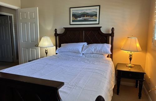 Ventura Casa | Spacious upscale four bedroom home with gourmet kitchen, Den, and game loft.