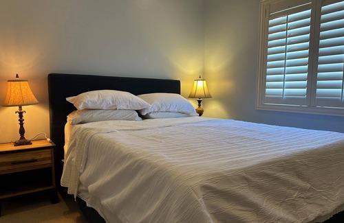 Ventura Casa | Spacious upscale four bedroom home with gourmet kitchen, Den, and game loft.