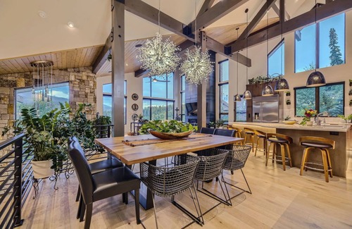 Three Peaks Casa | Spacious Upscale home with gourmet entertainers' kitchen in Summit County, CO