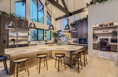 Three Peaks Casa | Spacious Upscale home with gourmet entertainers' kitchen in Summit County, CO