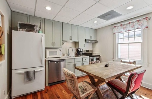 Mid-City Casa | Spacious, Upscale MidCity 4br- Close to Everything