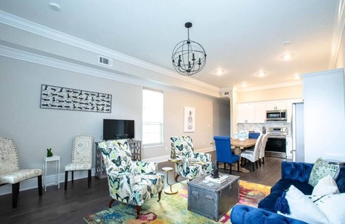 Broadmoor Casa | Spacious Uptown 3Br with Cozy Beds and Southern Charm