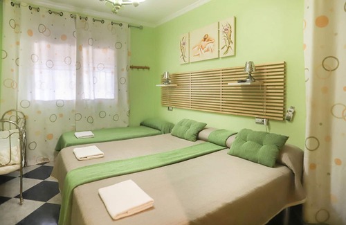 Puerto Lumbreras Casa | Alojamiento de 8 habitaciones en Esparragal