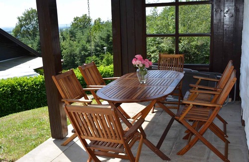 Renholding Apartamento | Spacious vacation home for 1-6 people with garden and sunbathing lawn
