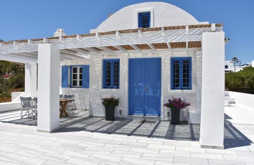 Kamari Villa | Spacious veranda, house for 3, in the village.