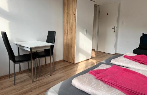 Oberlaa Apartamento | Spacious Vienna 4BR shared Stay for Friends & Families
