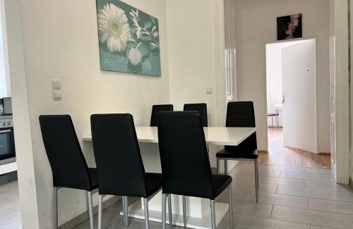 Oberlaa Apartamento | Spacious Vienna 4BR Stay for Friends & Families