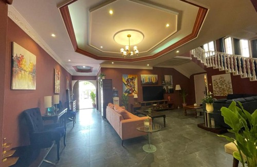 Jumeirah Casa | Spacious Villa!