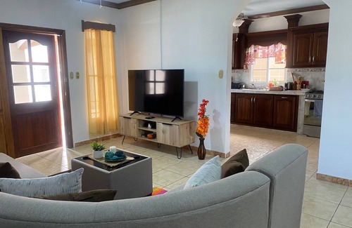 Sector 2 Casa | Villa Espaciosa: Confort y Estilo para Todos