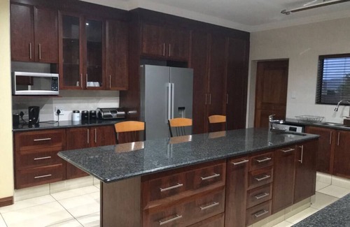 Hartbeespoort Casa | Amplia villa en una finca tranquila a orillas de la famosa presa Hartbeepoort