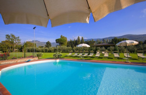 Montalla Apartamento | Spacious Villa in Cortona Tuscany with Swimming Pool