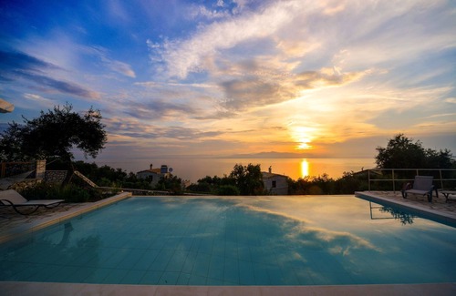 Gaios Villa | Amplio, villa Ionia directamente al mar.