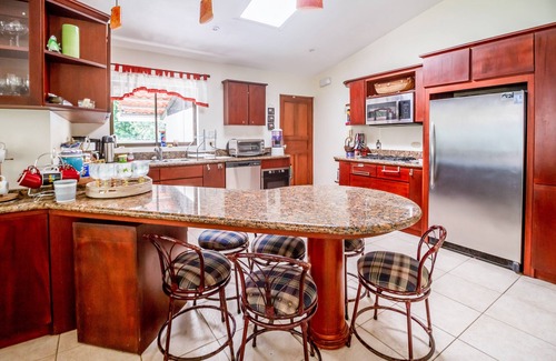 Jacó Casa | Spacious villa-like home with private pool, tennis, basketball, grill, & patio