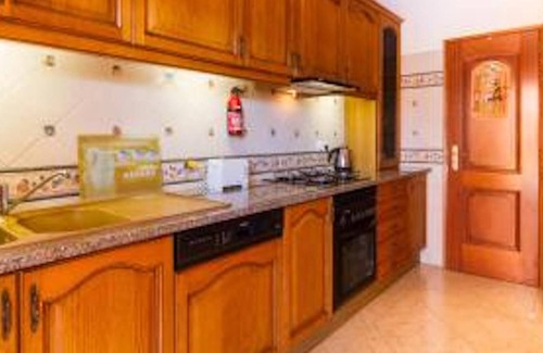 Urbanizacao dos Calicos Villa | Villa espaciosa con piscina privada climatizada, sin vecinos, barbacoa, WiFi cerca del casco antiguo