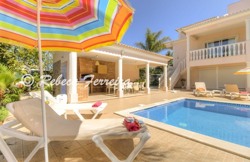 Montes de Alvor Villa | Villa en Montes De Alvor con 5 habitaciones, capacidad 10