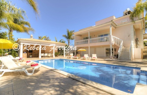 Montes de Alvor Villa | Villa en Montes De Alvor con 5 habitaciones, capacidad 10