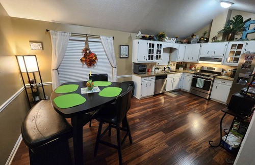 North Augusta Casa | Spacious Villa with swimming pool and game room