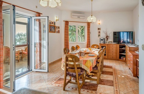 Jesenice Cabina | Amplia villa con piscina privada, jardín y una impresionante vista al mar