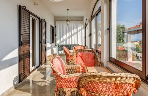 Jesenice Cabina | Amplia villa con piscina privada, jardín y una impresionante vista al mar