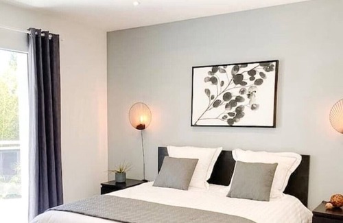 Villenave-d'Ornon Casa | Vrbo Property