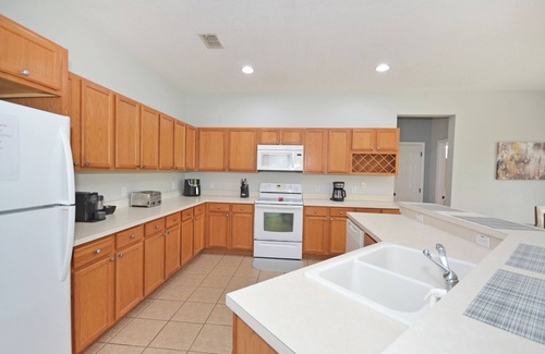 Windwood Bay Casa | Spacious villa with private pool, hot tub and games room