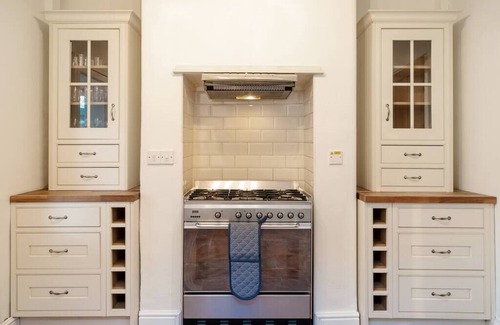Cirencester Casa | Spacious w/Garden Heart of the town Wi-Fi Smart TV
