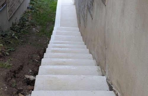 Kitchener Apartamento | Spacious walk out Basement.
