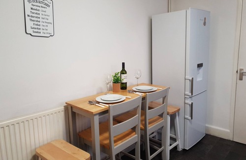 Walsall Casa | Spacious Walsall Accomodation