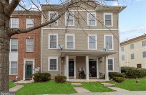 Washington Apartamento | Spacious Washington, D.C. Rowhome w/free parking!