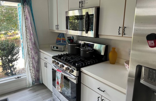 Eastport Casa | Spacious Waterfront 5-bedroom house in charming Annapolis with Hot Tub