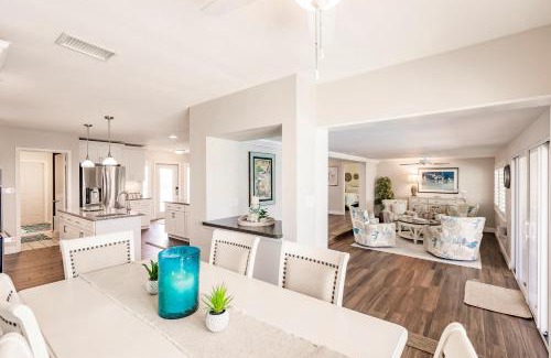 Punta Gorda Casa | Spacious Waterfront Escape with Sun-Soaked Pool and Dock