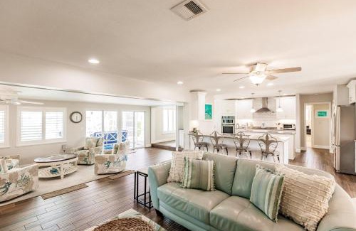 Punta Gorda Casa | Spacious Waterfront Escape with Sun-Soaked Pool and Dock
