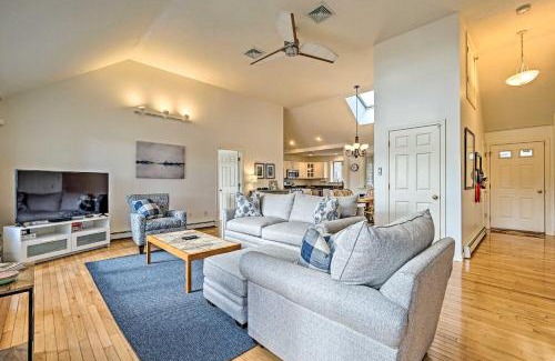 East Falmouth Casa | Spacious Waterfront Falmouth Home on Jenkins Pond!