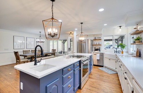 Leasburg Casa | Spacious Waterfront Hyco Lake Retreat w/ Dock!