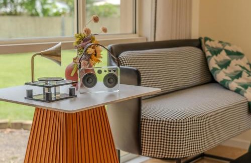 Broadbeach Waters Casa | Spacious Waterfront Retreat in Broadbeach Waters
