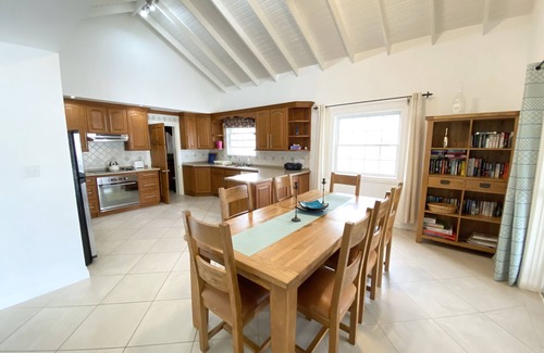 Jolly Harbour Casa | Spacious Waterfront Villa