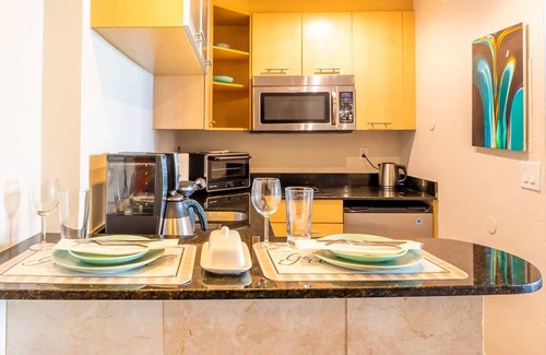 Birch Park Finger Streets Casa | Spacious Waterview-Central- 5 minute walk to Beach