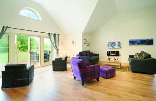 Pattiswick Cabina | Spacious, well appointed lodge in peaceful location