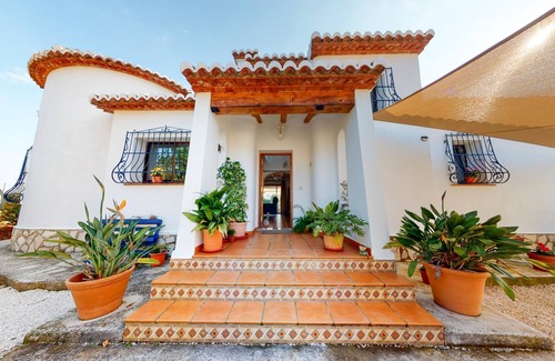 Montgo de Toscamar Casa | Espaciosa villa bien equipada con A/A, piscina, vista abierta a la montaña para 6 personas zona tranquila.