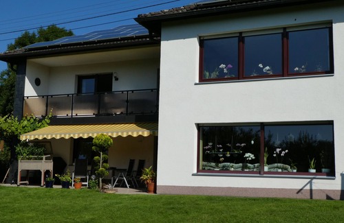 Nisterau Apartamento | Apartamento espacioso y tranquilo de 4 estrellas (DTV), cerca de la reserva natural.